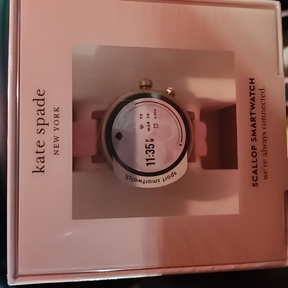 Kate Spade Scallop Smartwatch